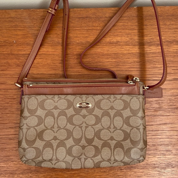 Coach Crossbody Bag - Picture 1 of 5